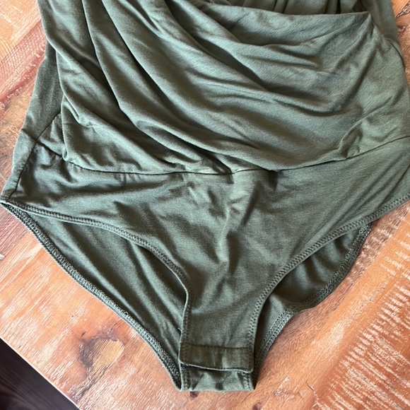 J Crew bodysuit, cotton, in olive green, small - Picture 7 of 8